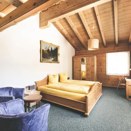 Alpina Hotel 2*