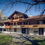 Alpina Hotel 2*