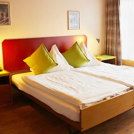 ألبينا 2* كاندرستغ